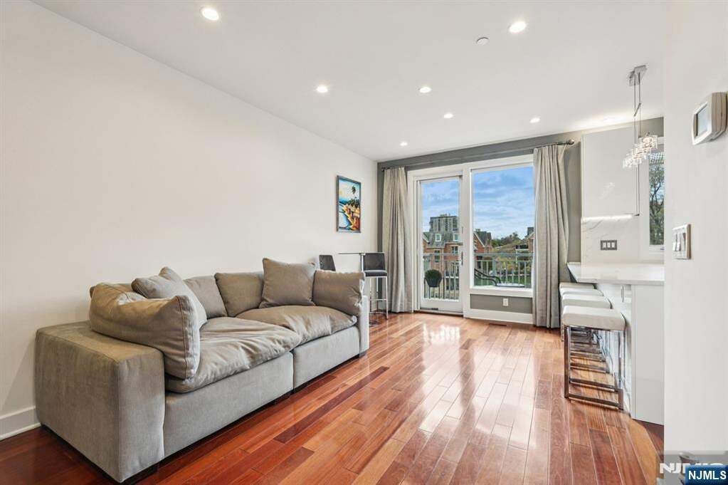 4 Bedroom Villa/Townhouse's Image 4
