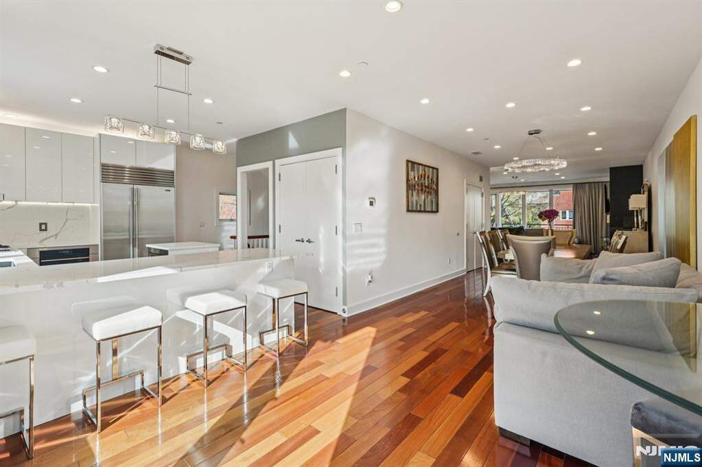 4 Bedroom Villa/Townhouse's Image 5