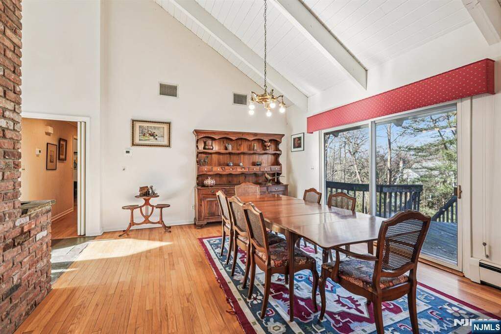 4 Bedroom Single Family Home/House's Image 7
