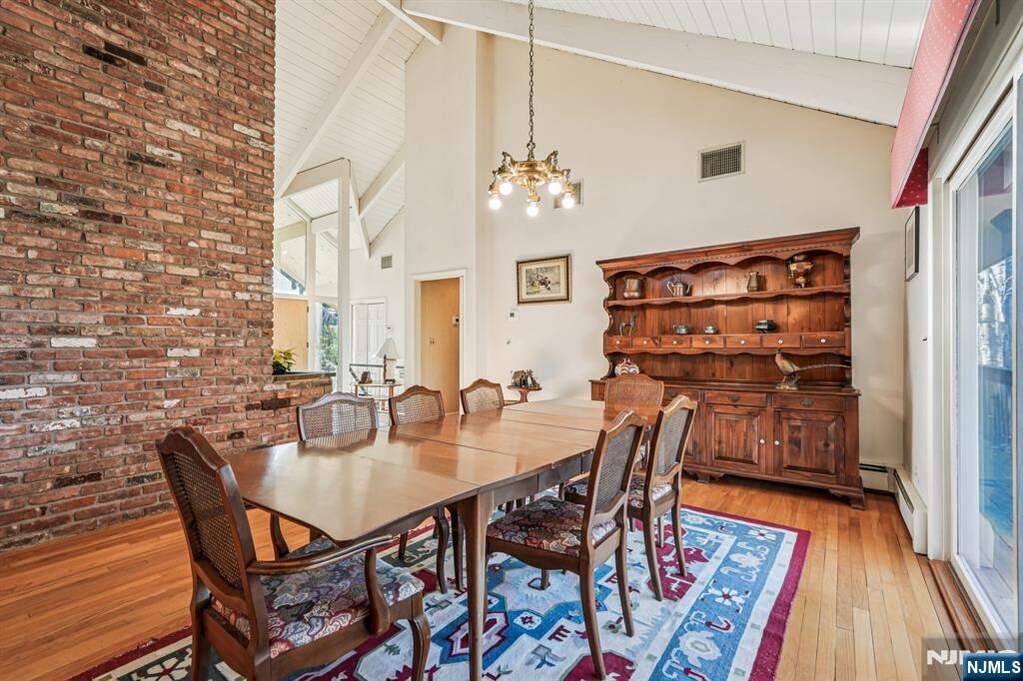 4 Bedroom Single Family Home/House's Image 10