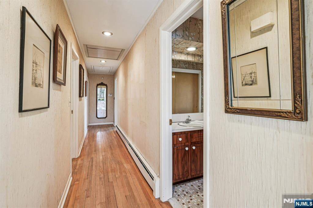 4 Bedroom Single Family Home/House's Image 15