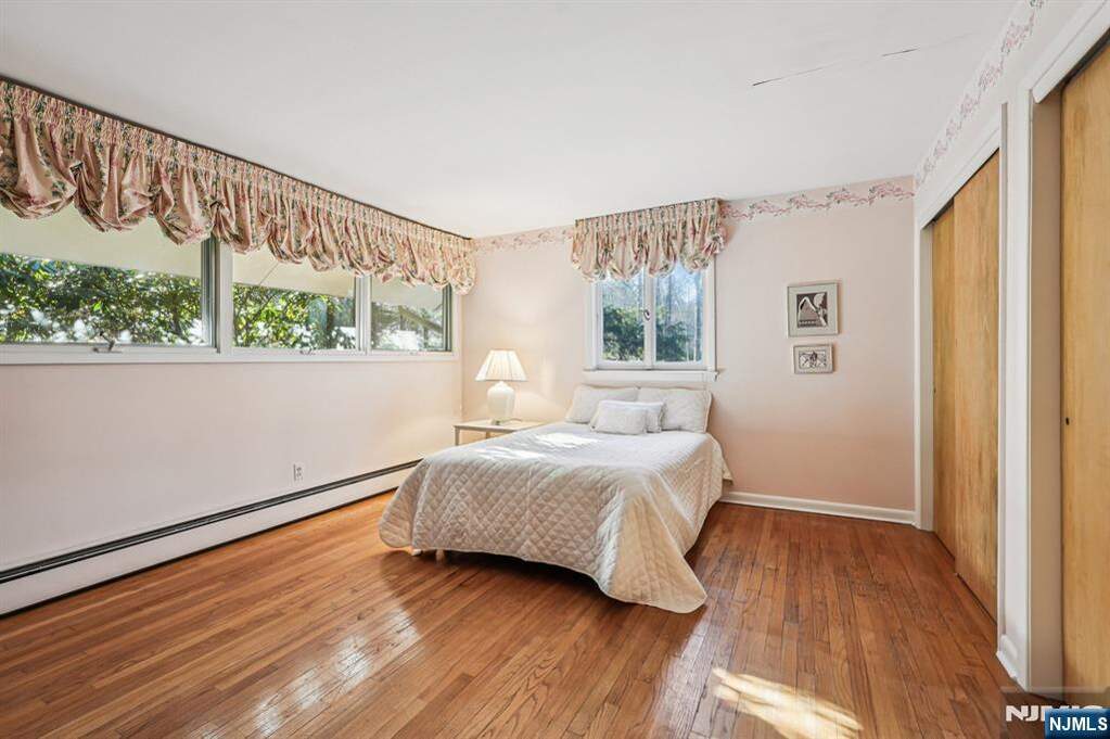 4 Bedroom Single Family Home/House's Image 21