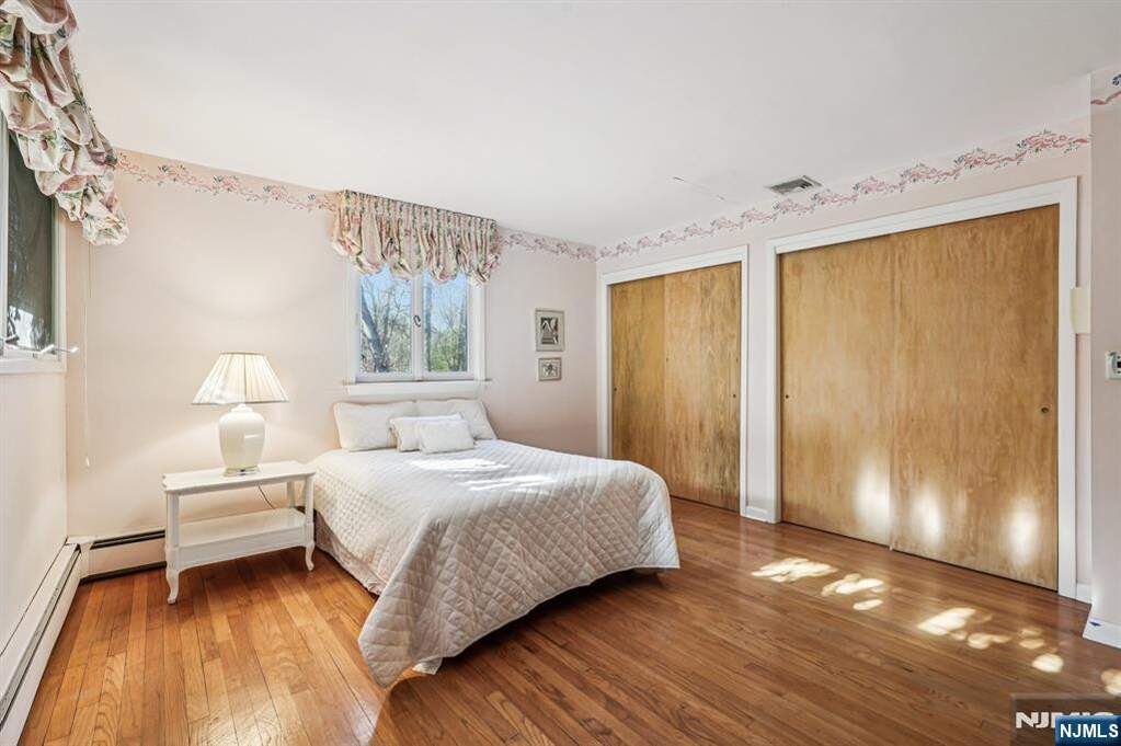 4 Bedroom Single Family Home/House's Image 22
