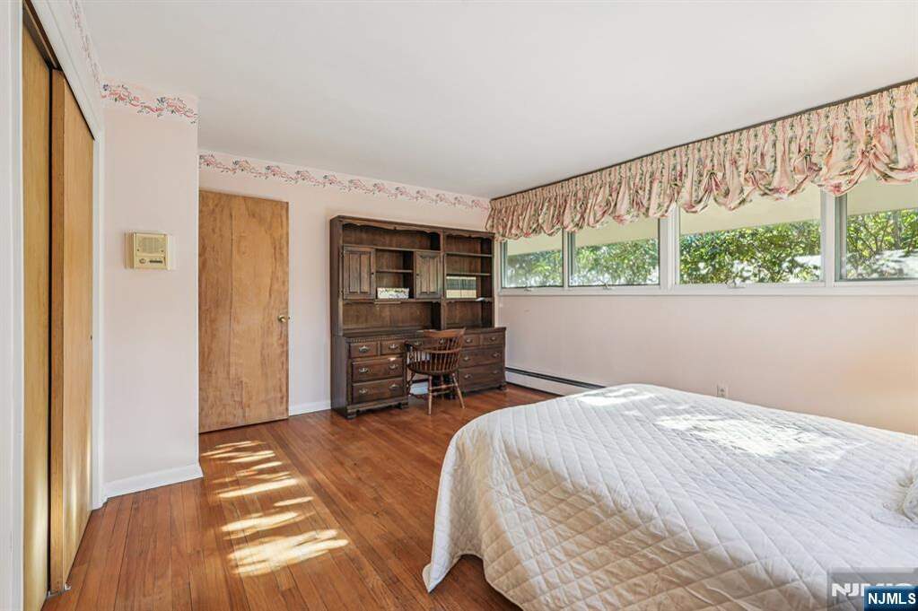 4 Bedroom Single Family Home/House's Image 23