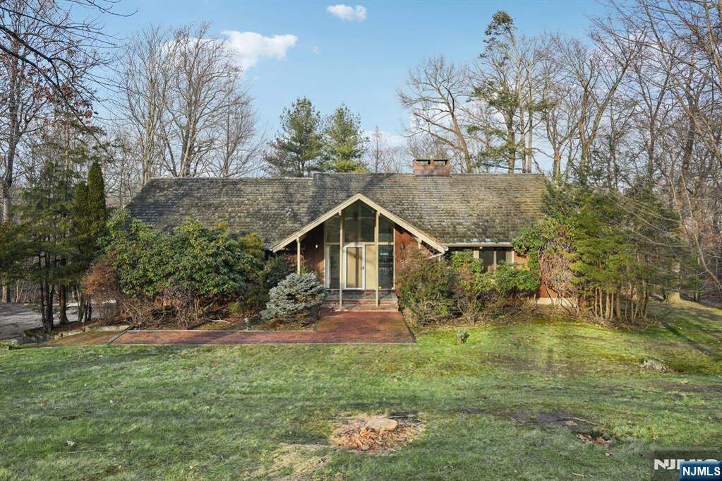 4 Bedroom Single Family Home/House's Image 24