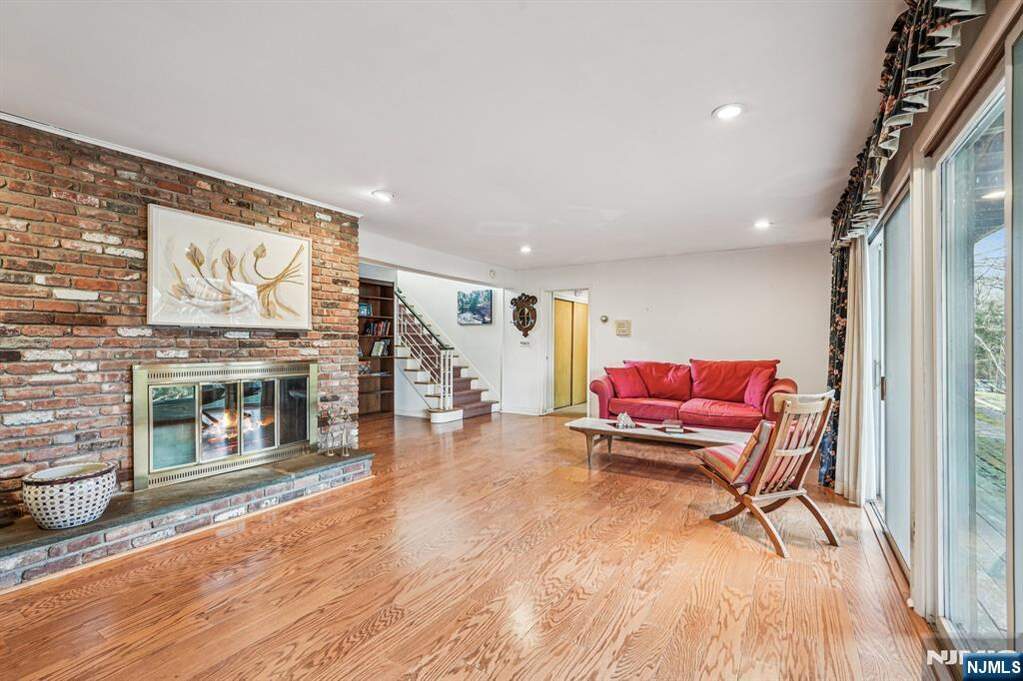 4 Bedroom Single Family Home/House's Image 30