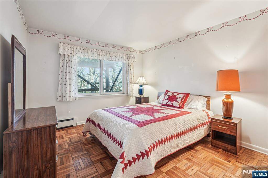 4 Bedroom Single Family Home/House's Image 32