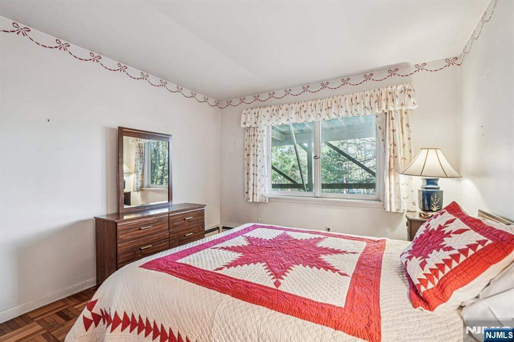 4 Bedroom Single Family Home/House's Image 34
