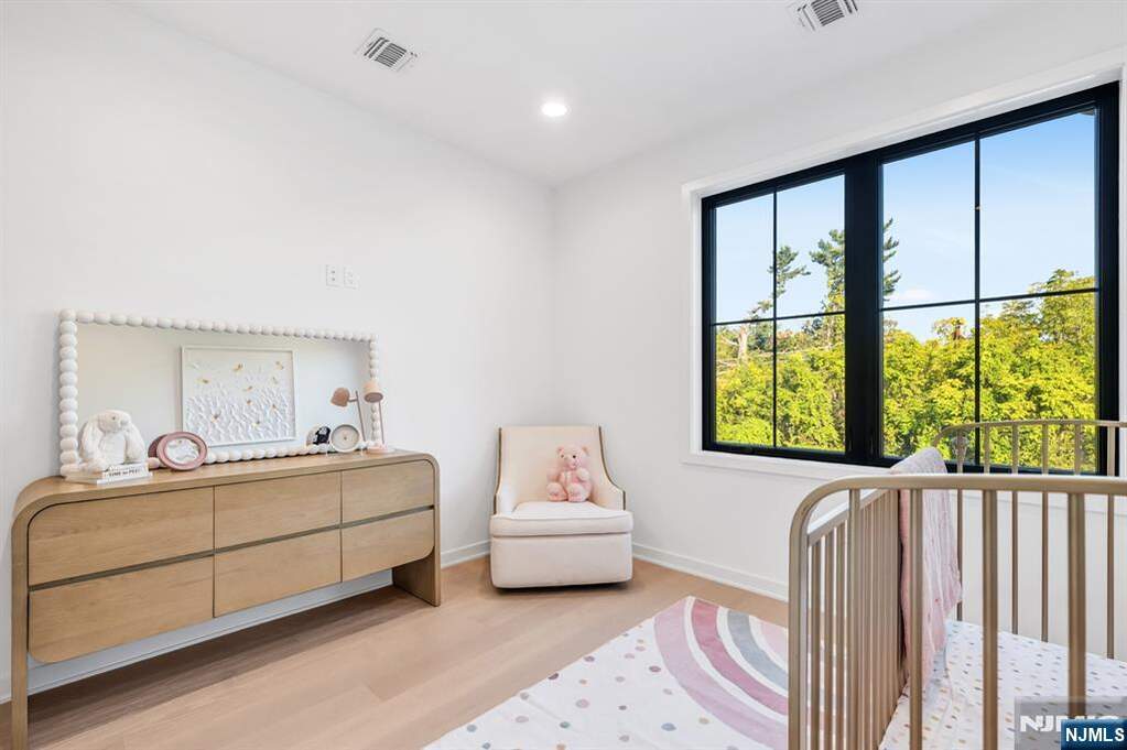 3 Bedroom Villa/Townhouse's Image 21
