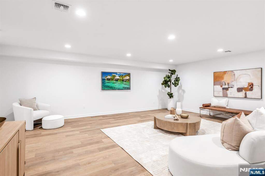 3 Bedroom Villa/Townhouse's Image 24