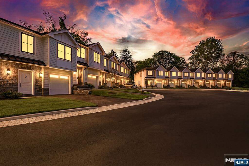 3 Bedroom Villa/Townhouse's Image 31