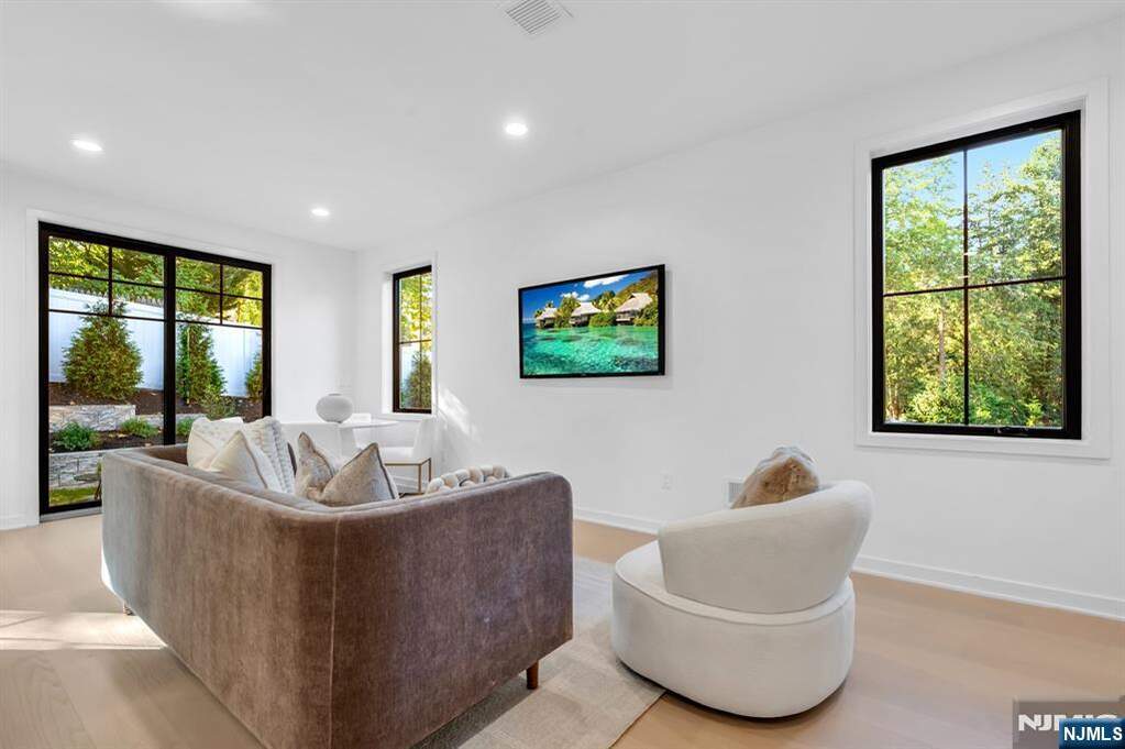 3 Bedroom Villa/Townhouse's Image 7