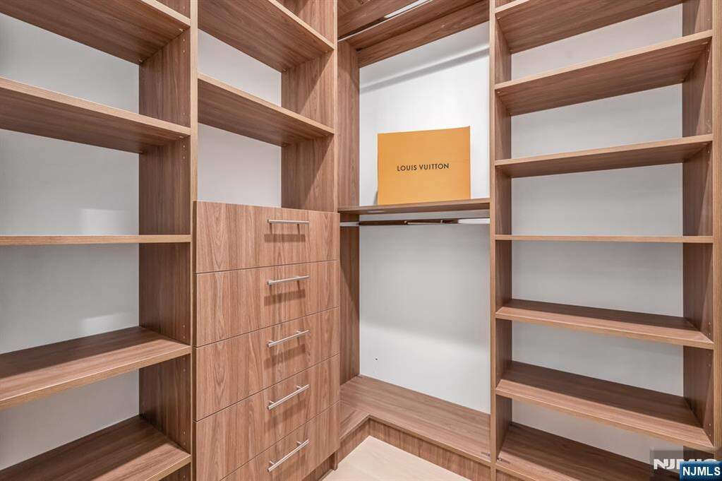 3 Bedroom Villa/Townhouse's Image 16