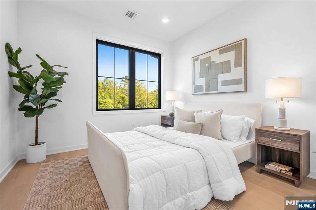3 Bedroom Villa/Townhouse's Image 25