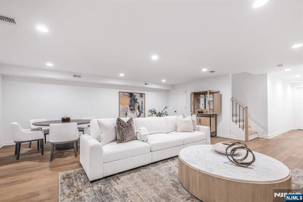 3 Bedroom Villa/Townhouse's Image 28
