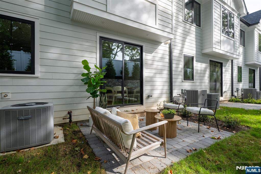 3 Bedroom Villa/Townhouse's Image 32