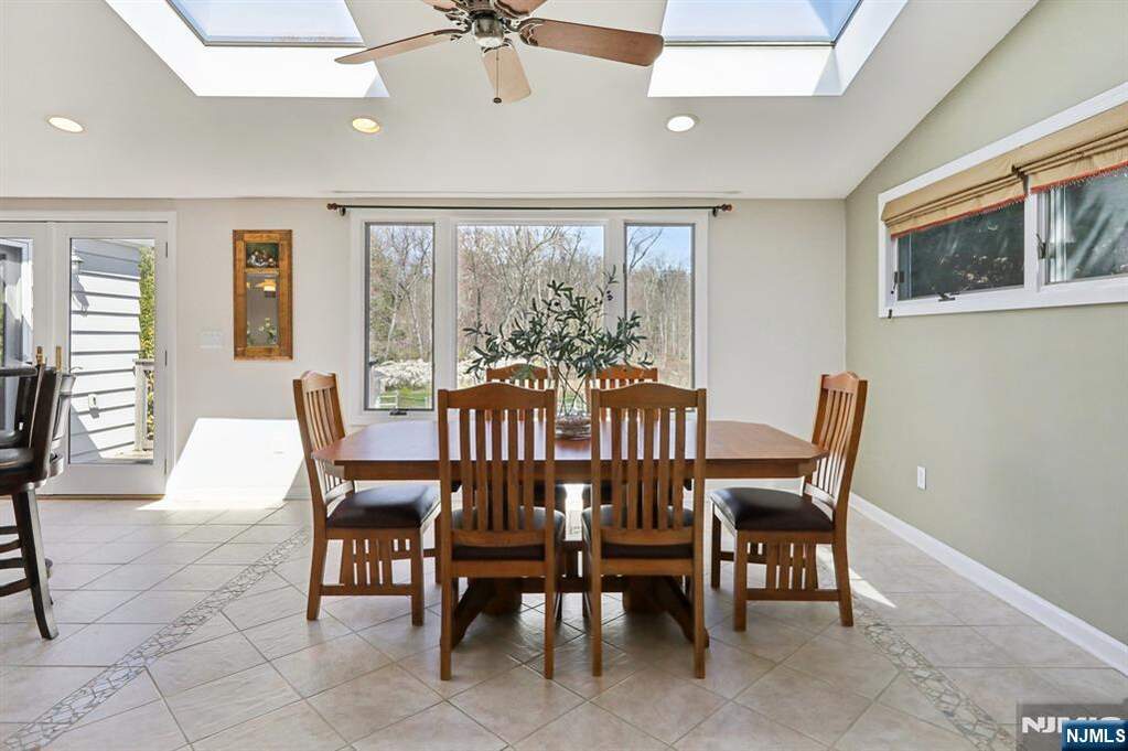 4 Bedroom Single Family Home/House's Image 8