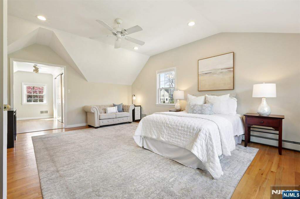 4 Bedroom Single Family Home/House's Image 17
