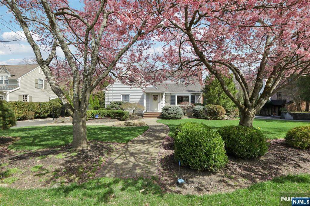 4 Bedroom Single Family Home/House's Image 28