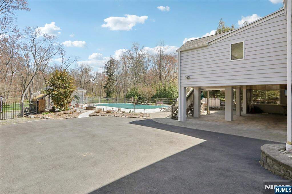 4 Bedroom Single Family Home/House's Image 30