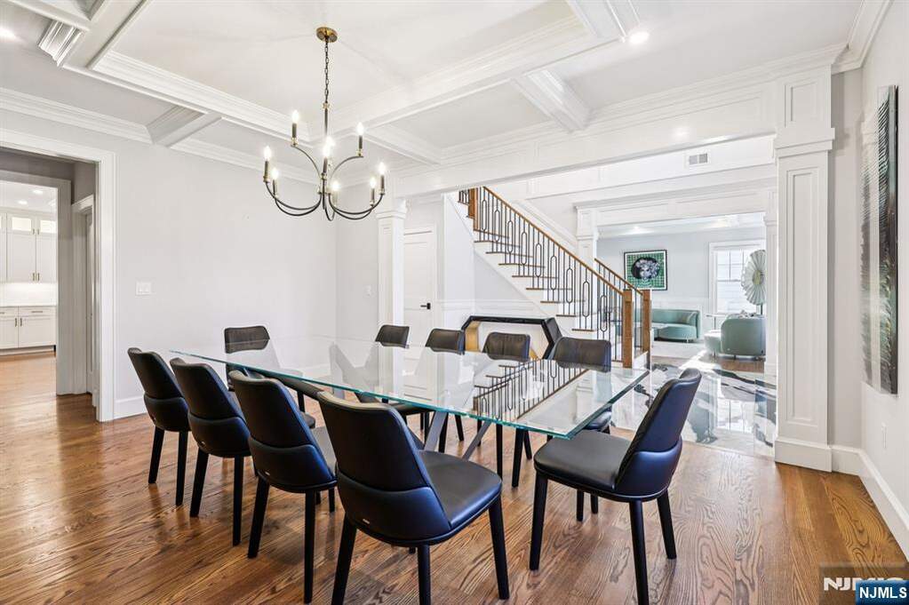 5 Bedroom Single Family Home/House's Image 11