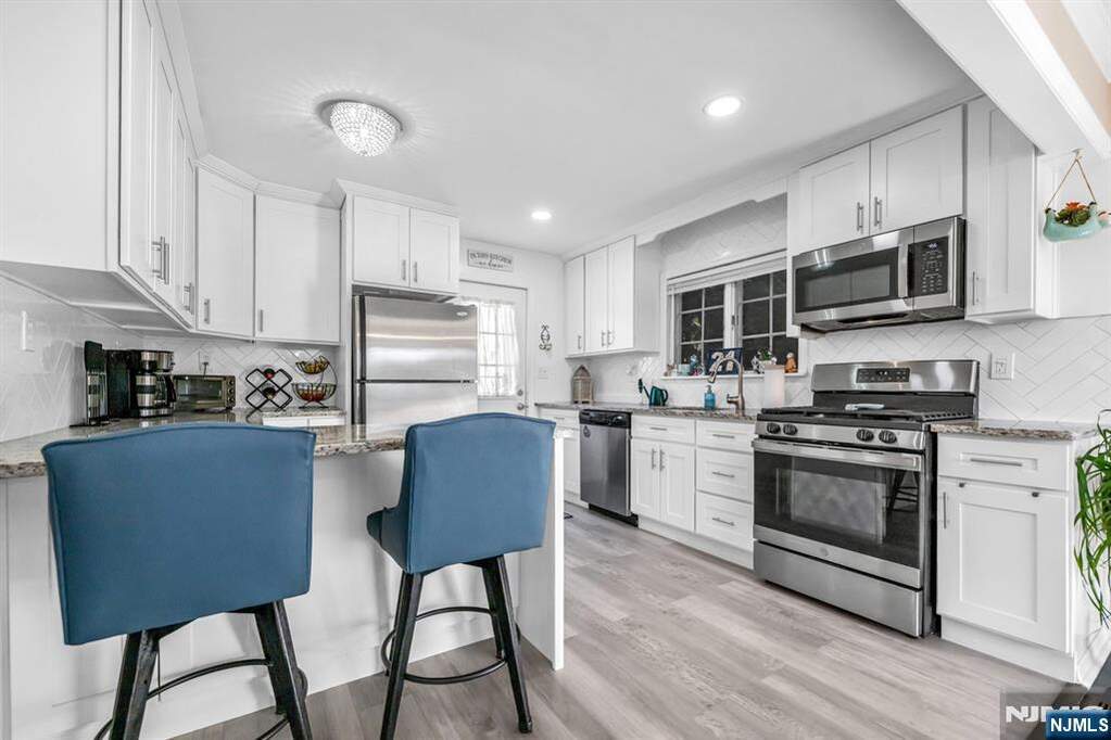 4 Bedroom Single Family Home/House's Image 8