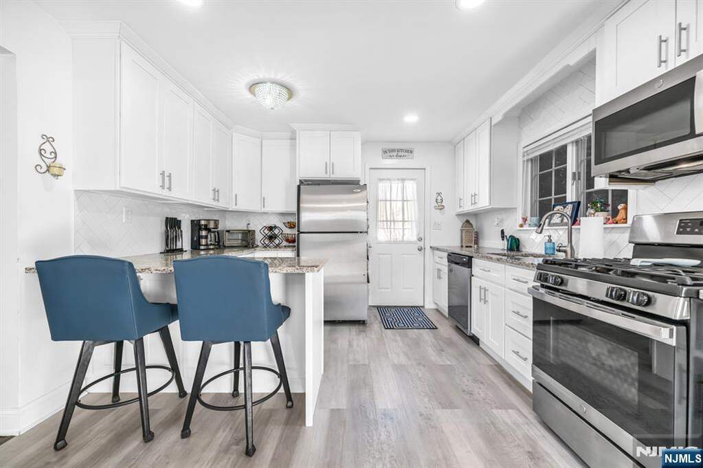 4 Bedroom Single Family Home/House's Image 10