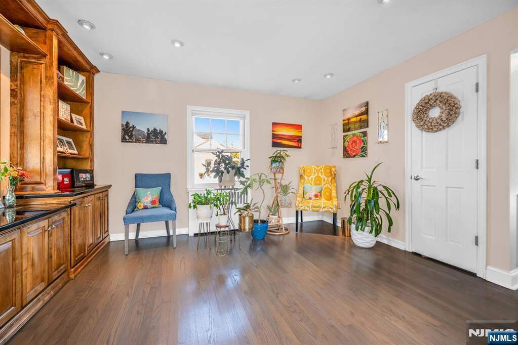 4 Bedroom Single Family Home/House's Image 12