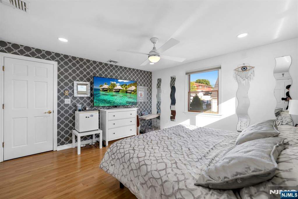 4 Bedroom Single Family Home/House's Image 16