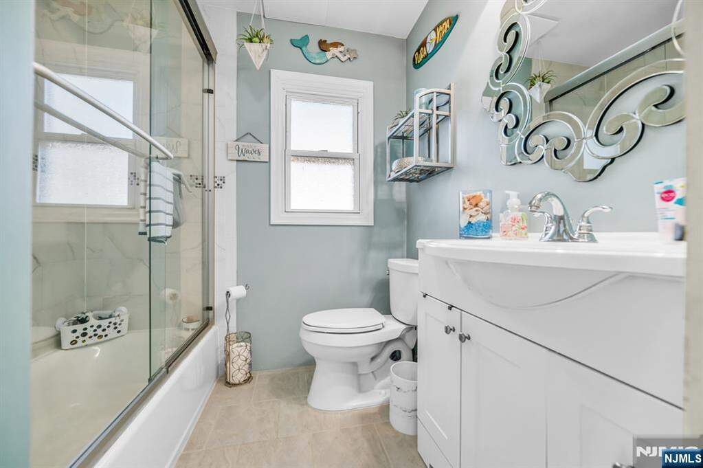 4 Bedroom Single Family Home/House's Image 17