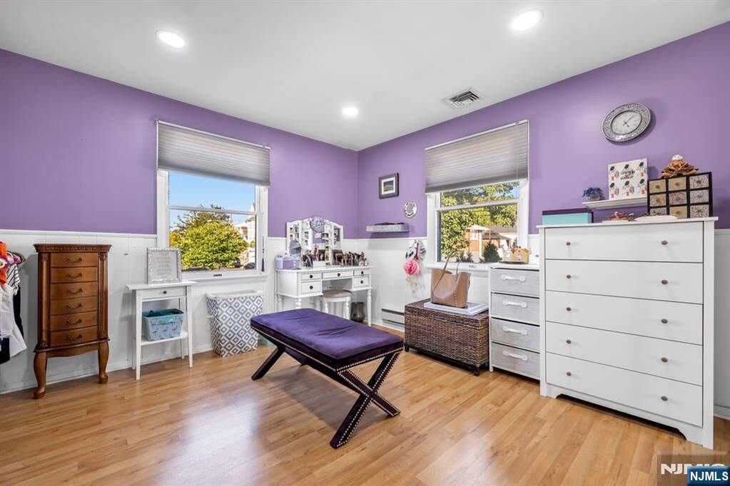 4 Bedroom Single Family Home/House's Image 18