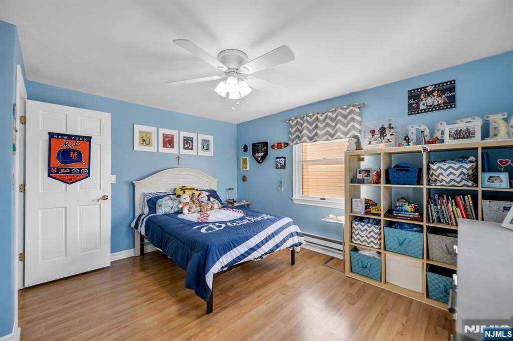 4 Bedroom Single Family Home/House's Image 22