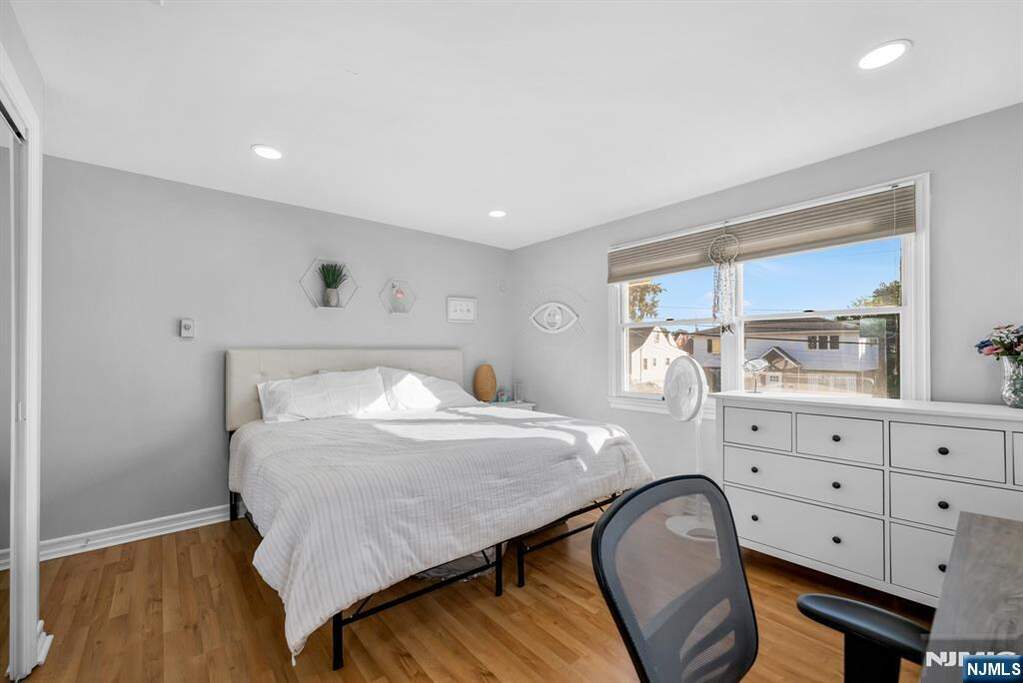4 Bedroom Single Family Home/House's Image 25
