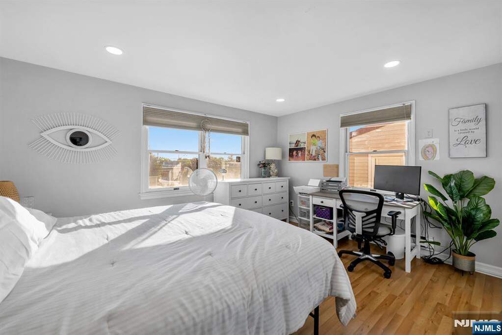 4 Bedroom Single Family Home/House's Image 26
