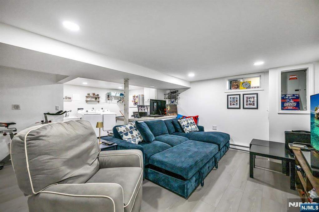 4 Bedroom Single Family Home/House's Image 27
