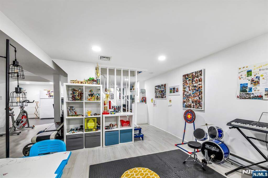 4 Bedroom Single Family Home/House's Image 30