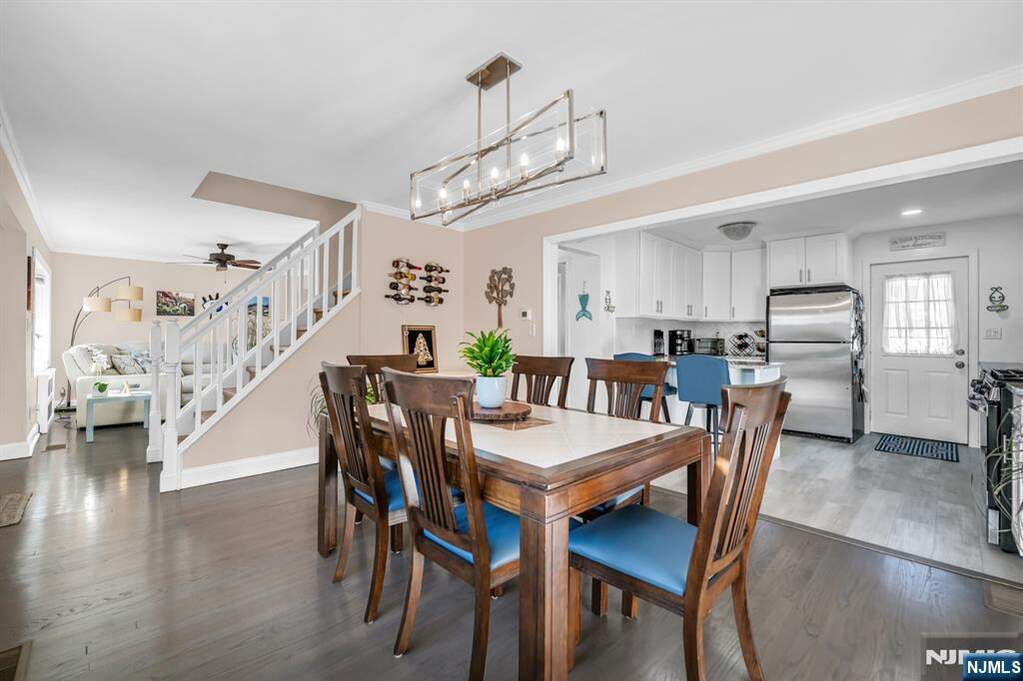 4 Bedroom Single Family Home/House's Image 3