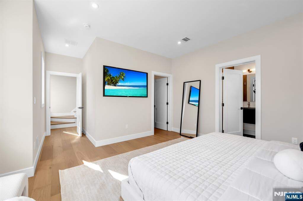 3 Bedroom Villa/Townhouse's Image 17