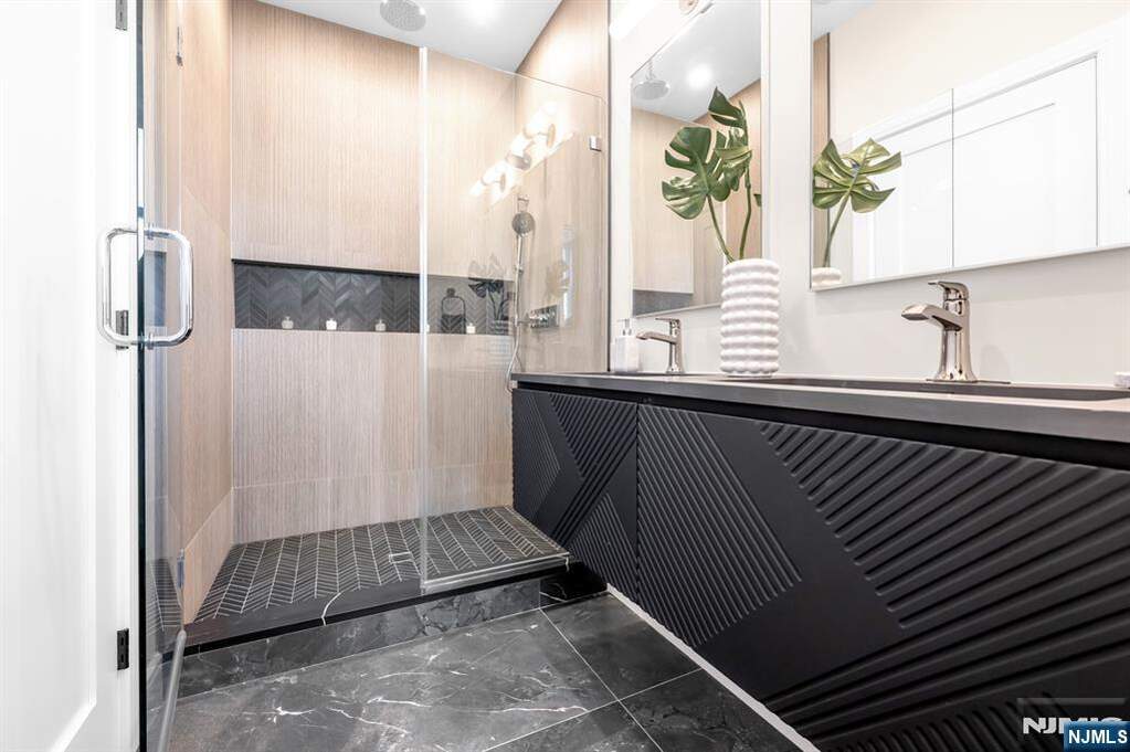 3 Bedroom Villa/Townhouse's Image 18