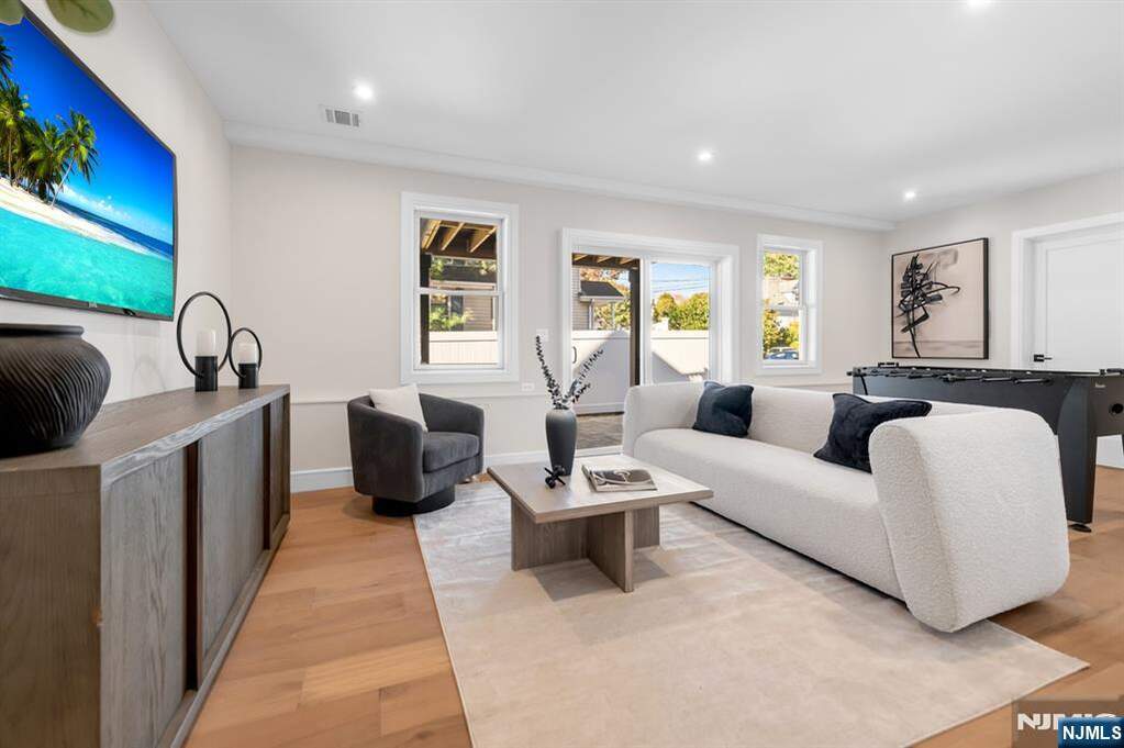 3 Bedroom Villa/Townhouse's Image 37