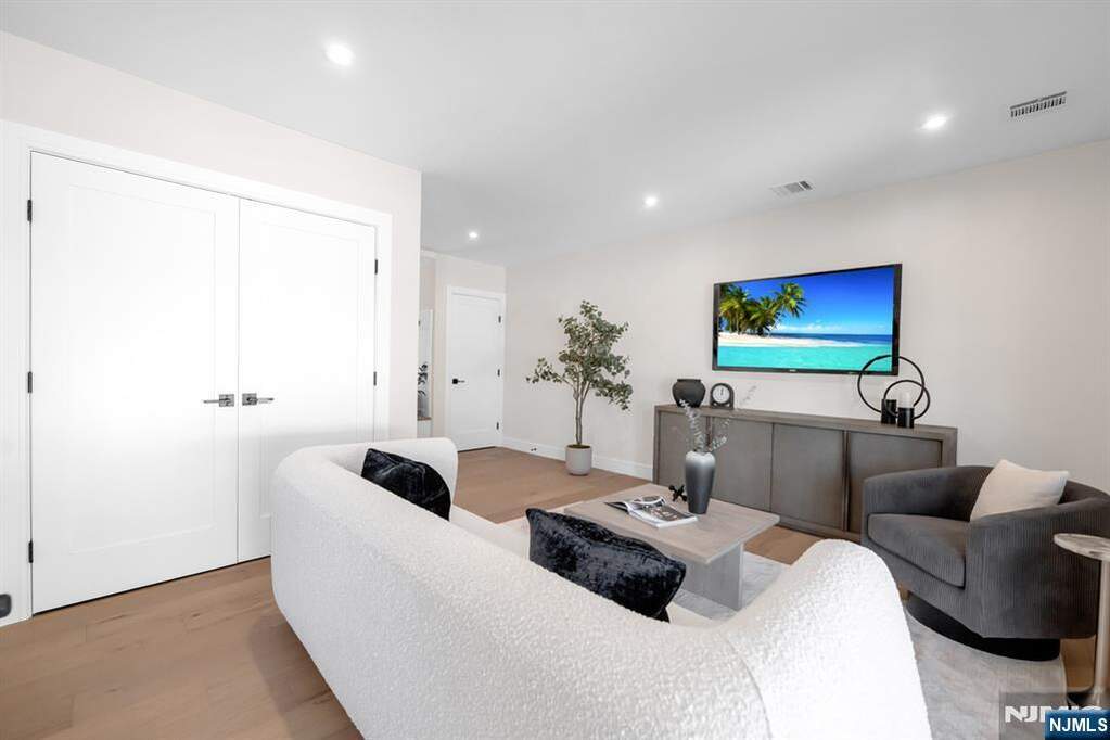 3 Bedroom Villa/Townhouse's Image 40
