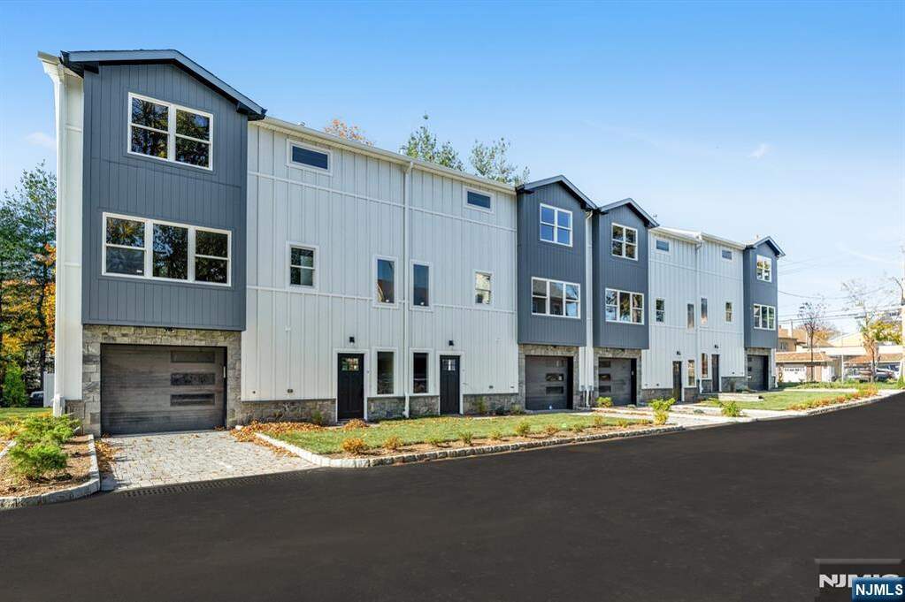 3 Bedroom Villa/Townhouse's Image 43