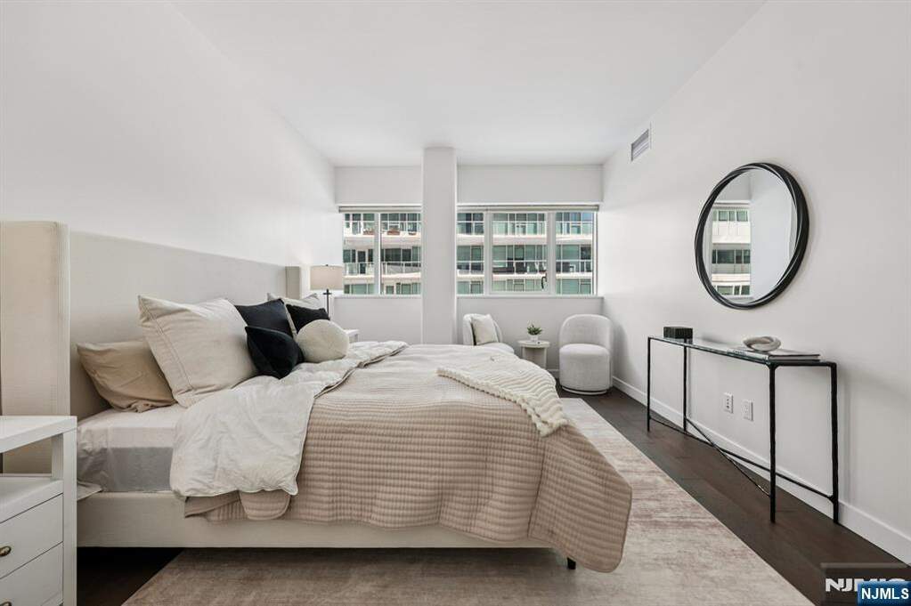 1 Bedroom Apartment/Flat's Image 12