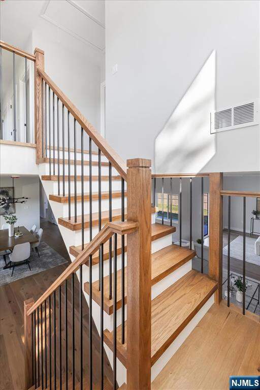 5 Bedroom Single Family Home/House's Image 17