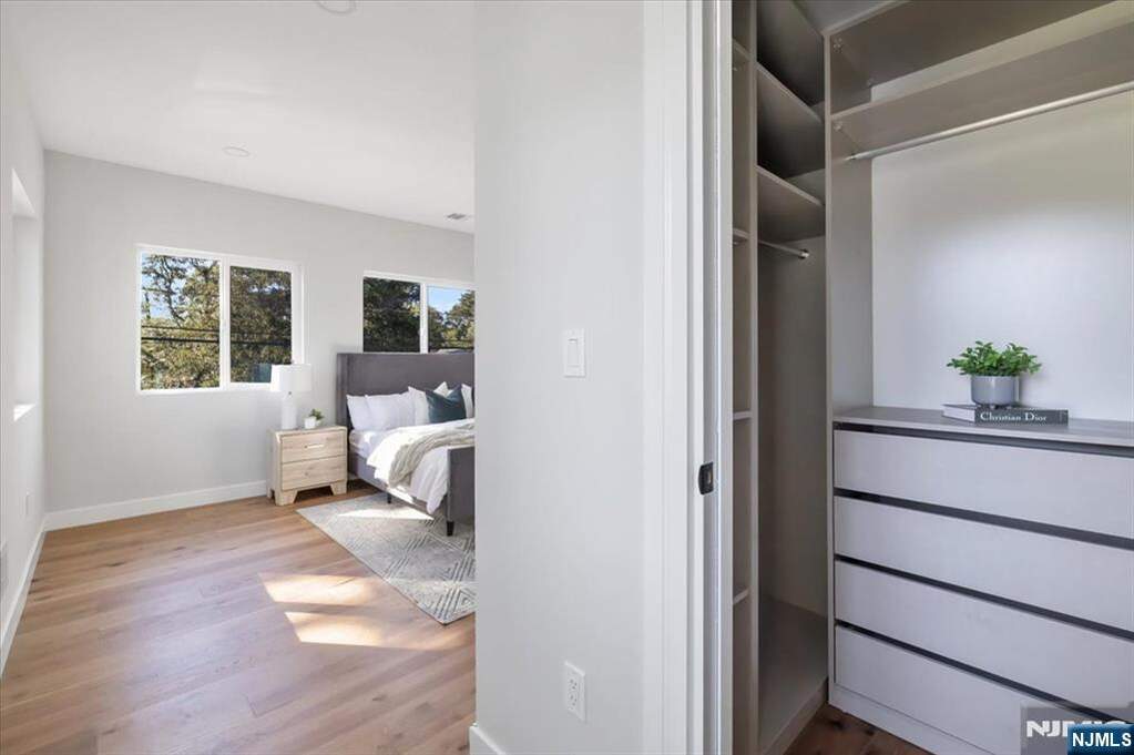 5 Bedroom Single Family Home/House's Image 24