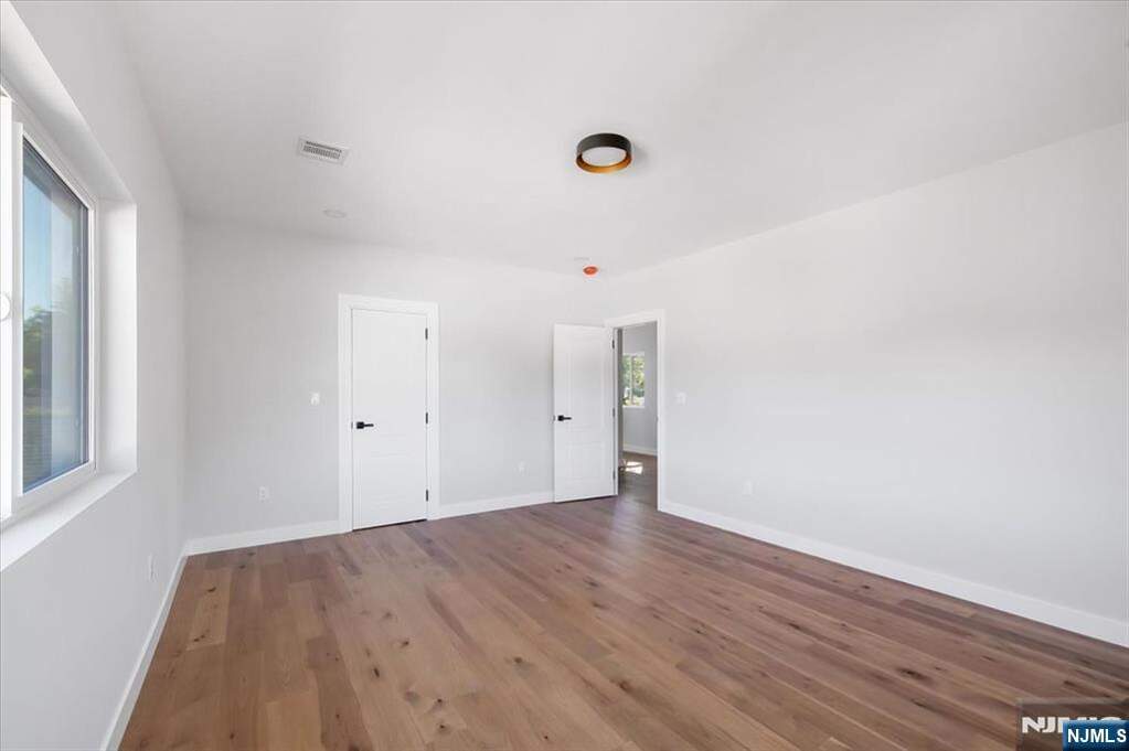 5 Bedroom Single Family Home/House's Image 35