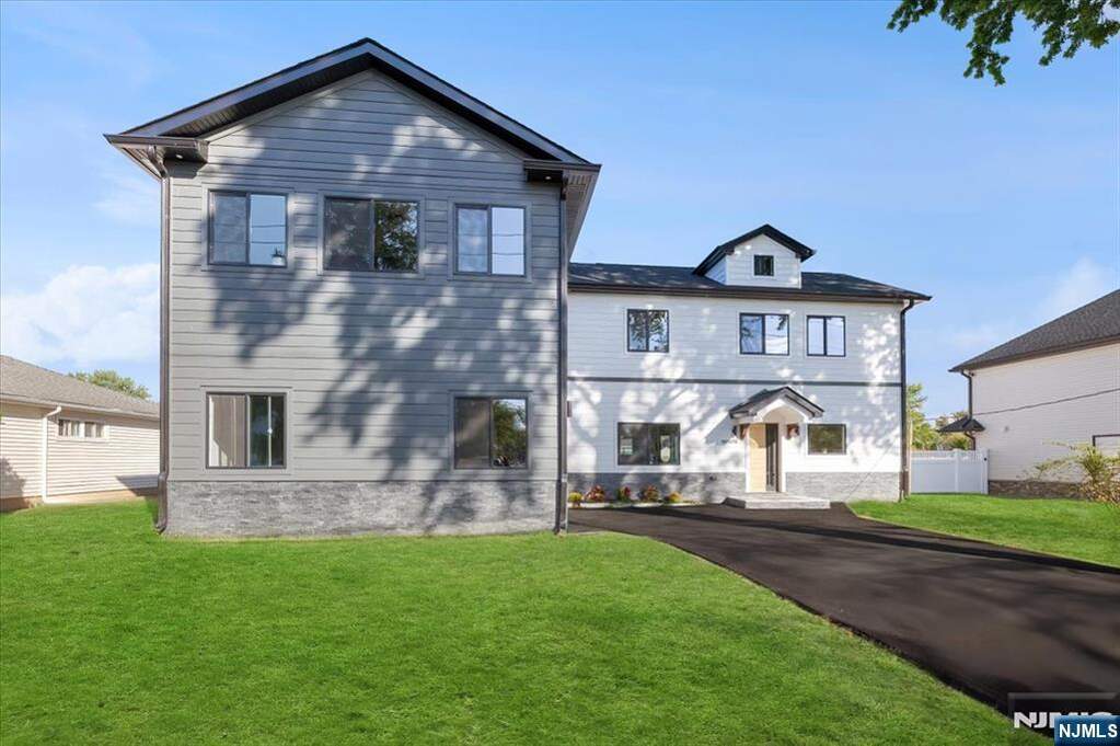 5 Bedroom Single Family Home/House's Image 40