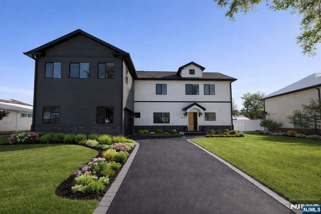 5 Bedroom Single Family Home/House's Image 44