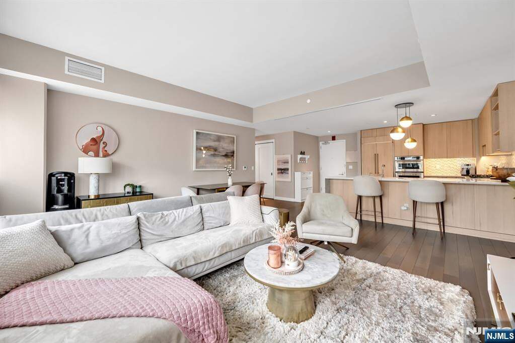 3 Bedroom Apartment/Flat's Image 13