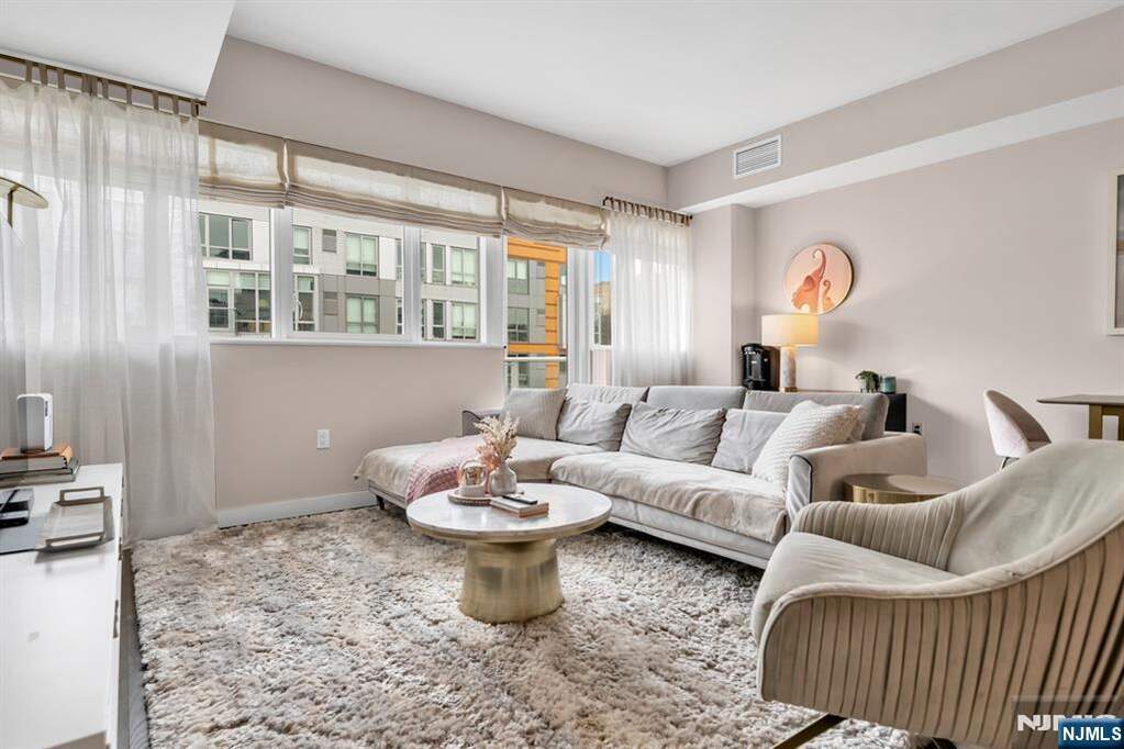 3 Bedroom Apartment/Flat's Image 15